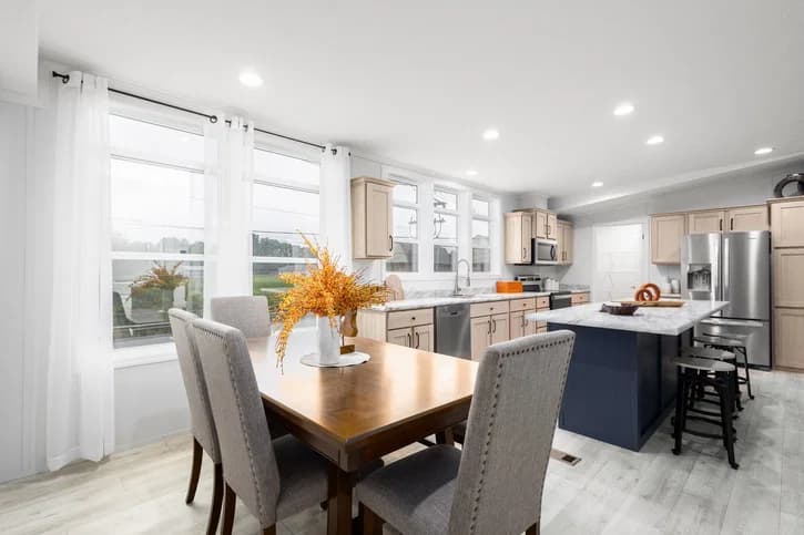 Mintaka interior and kitchen home features
