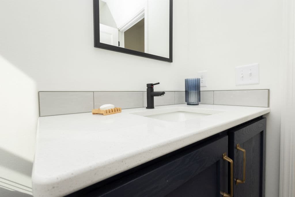 Pinecrest elite modular pgm5008-p bathroom home features