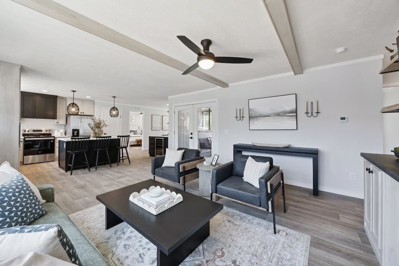 Axis 32563n interior home features