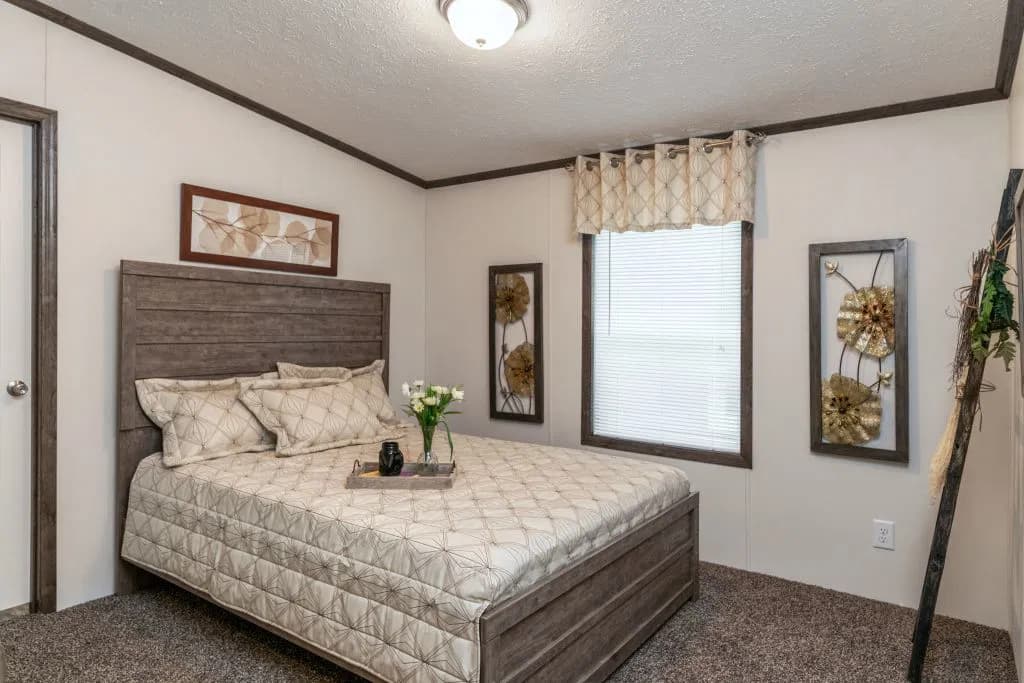 Astro bungalow ranch bedroom home features