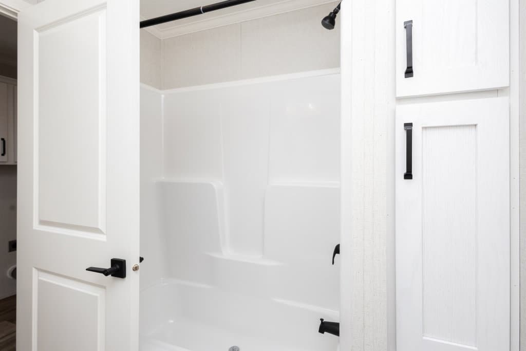 Astro creations singlewide 1a2081-p bathroom home features