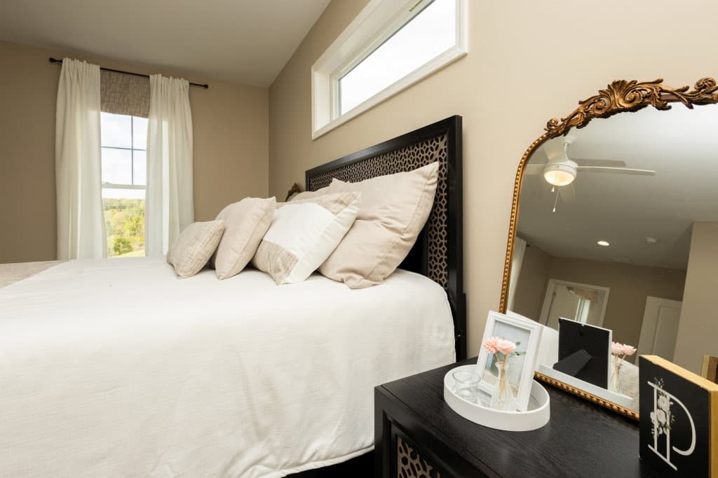 Ultra ranch 2p2460-x bedroom home features