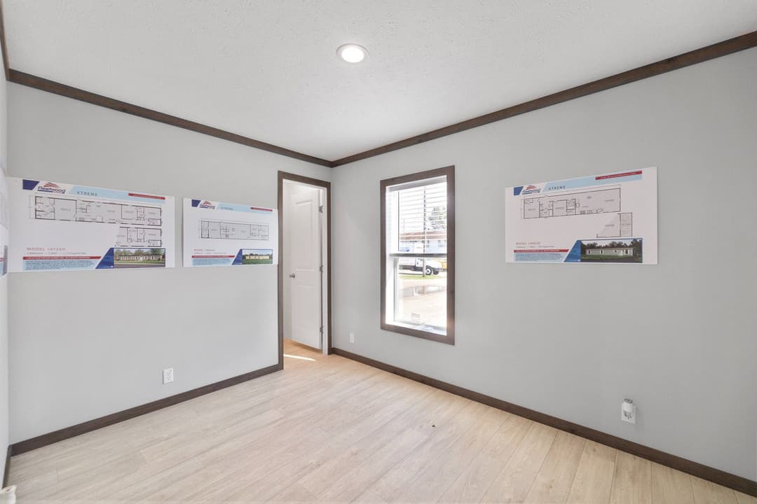 Pioneer 16763k bedroom home features