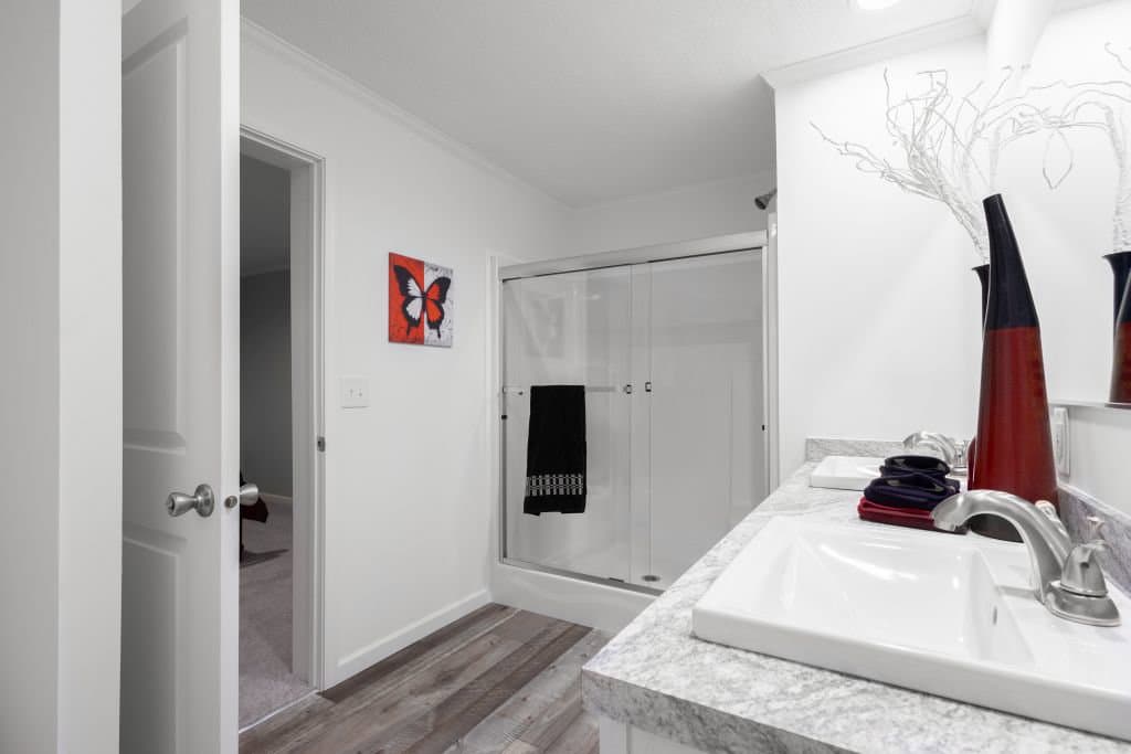 Blazer elite ranch td1300-p bathroom home features