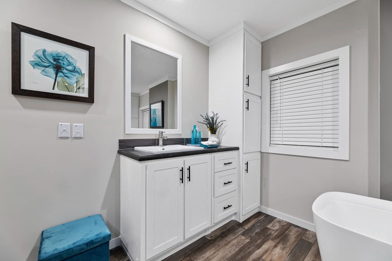 K2 32764p bathroom home features