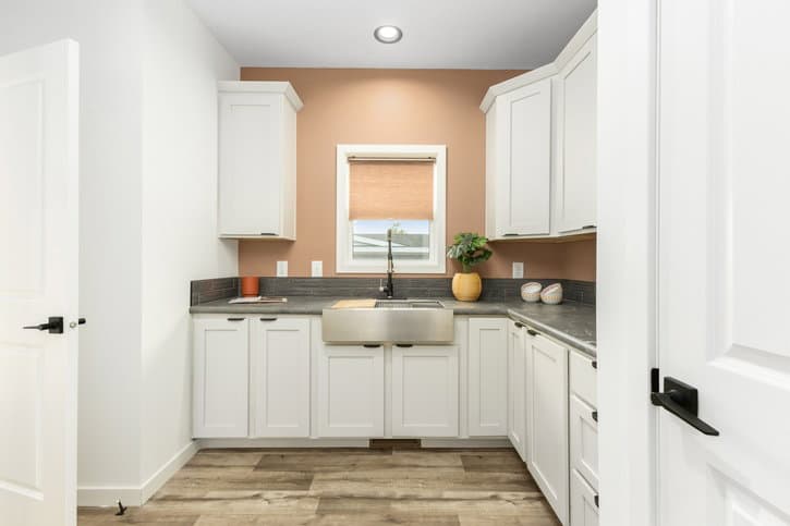 Kiawah kitchen home features