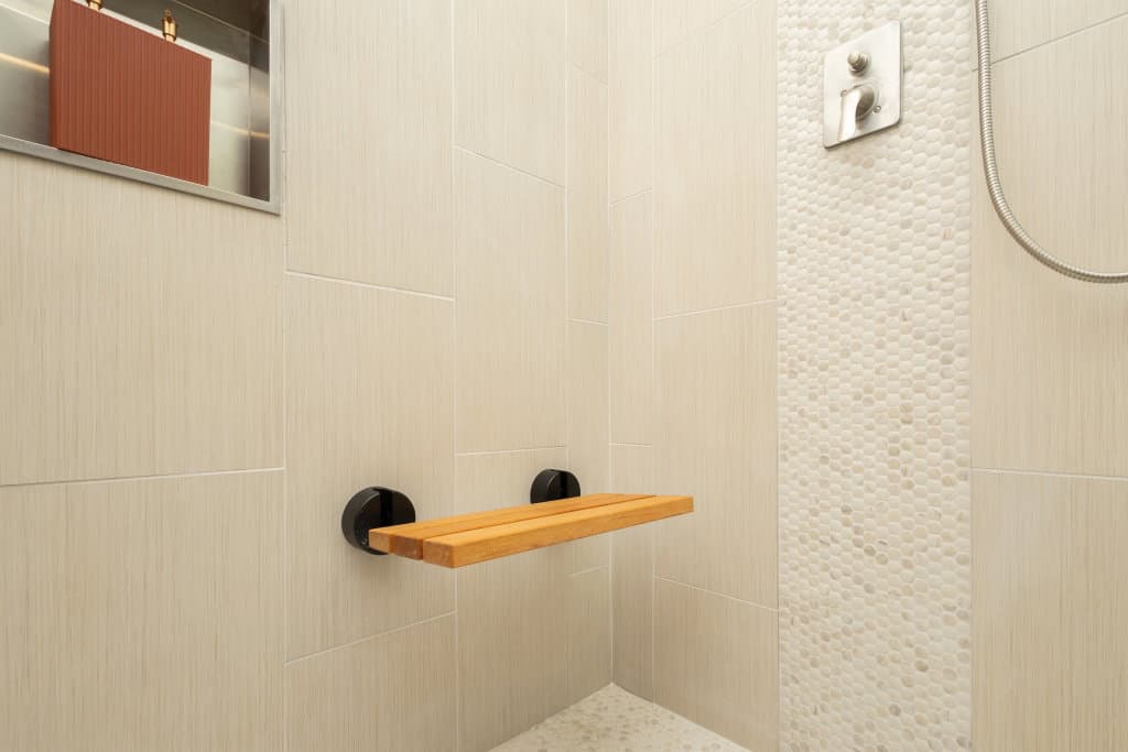 Ultra ranch 2p2460-x bathroom home features