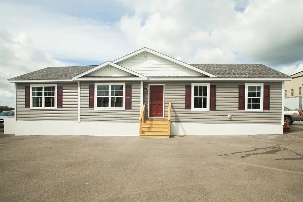 Magnifique hero and exterior home features