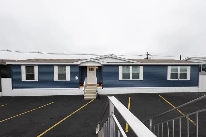 Mintaka elevation and exterior home features