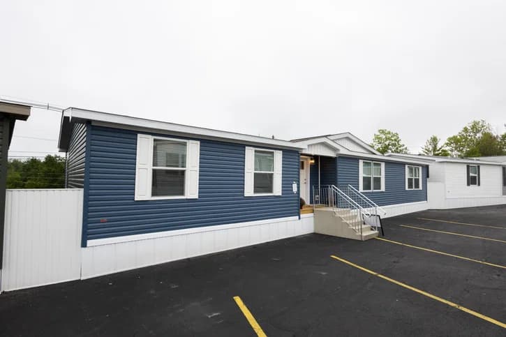 Mintaka elevation and exterior home features