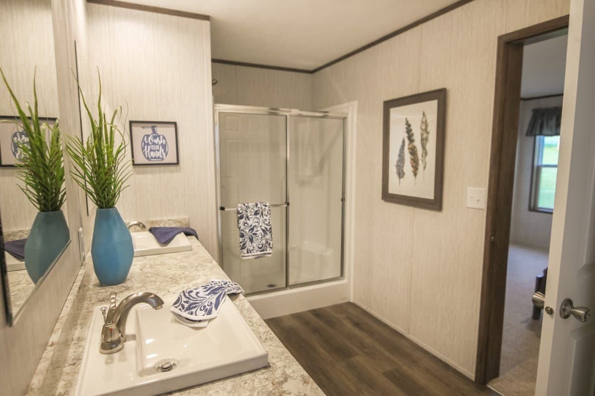 Blazer elite ranch td1302-p bathroom home features