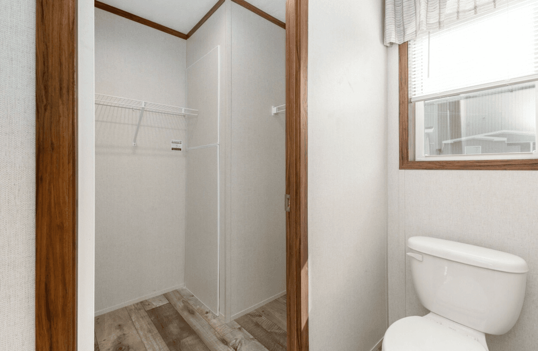 Elite 2  bathroom home features