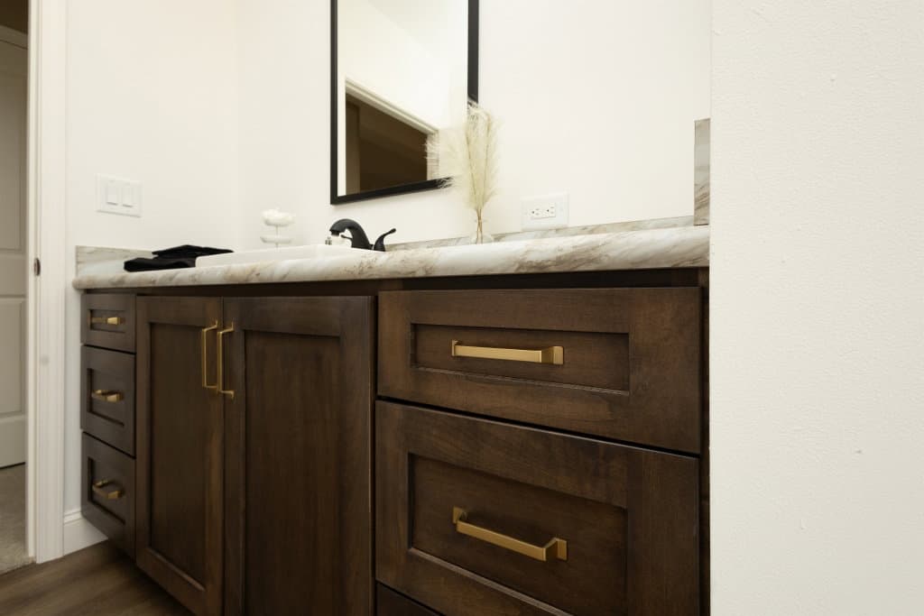 Ultra ranch 2p2460-x bathroom home features