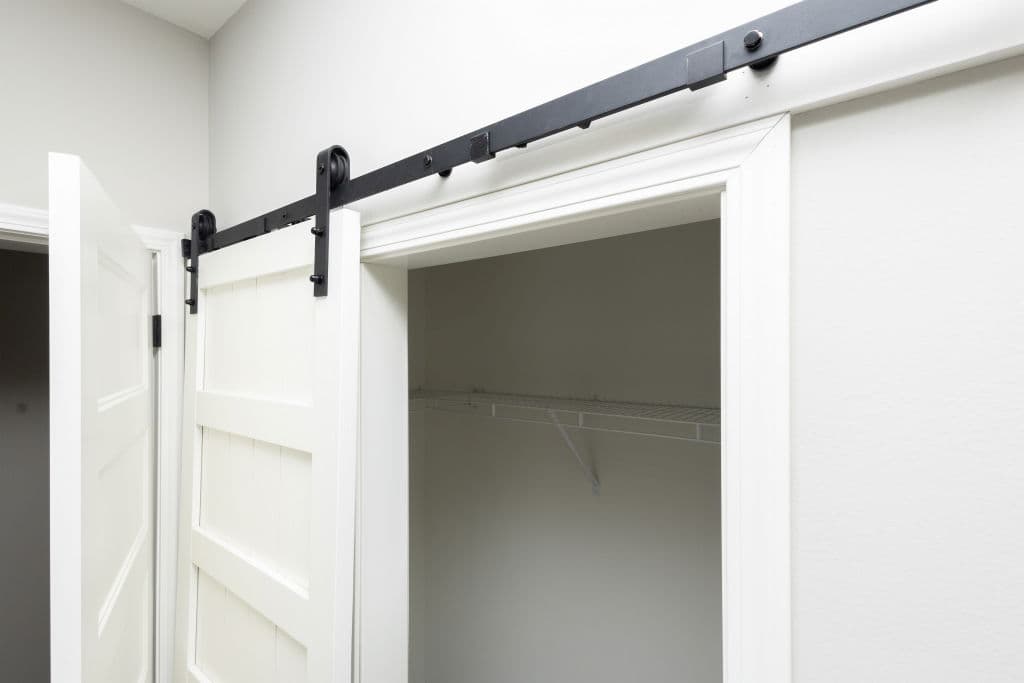 Pinecrest elite modular pgm5008-p interior home features