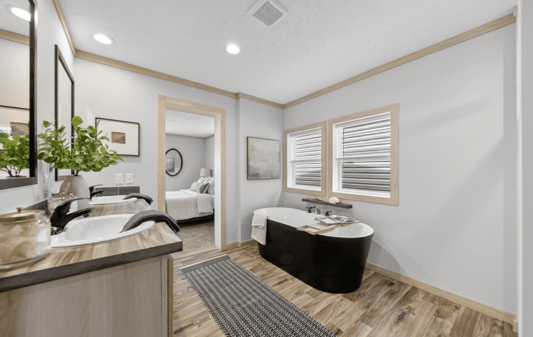 Kodiak 28724x bathroom home features
