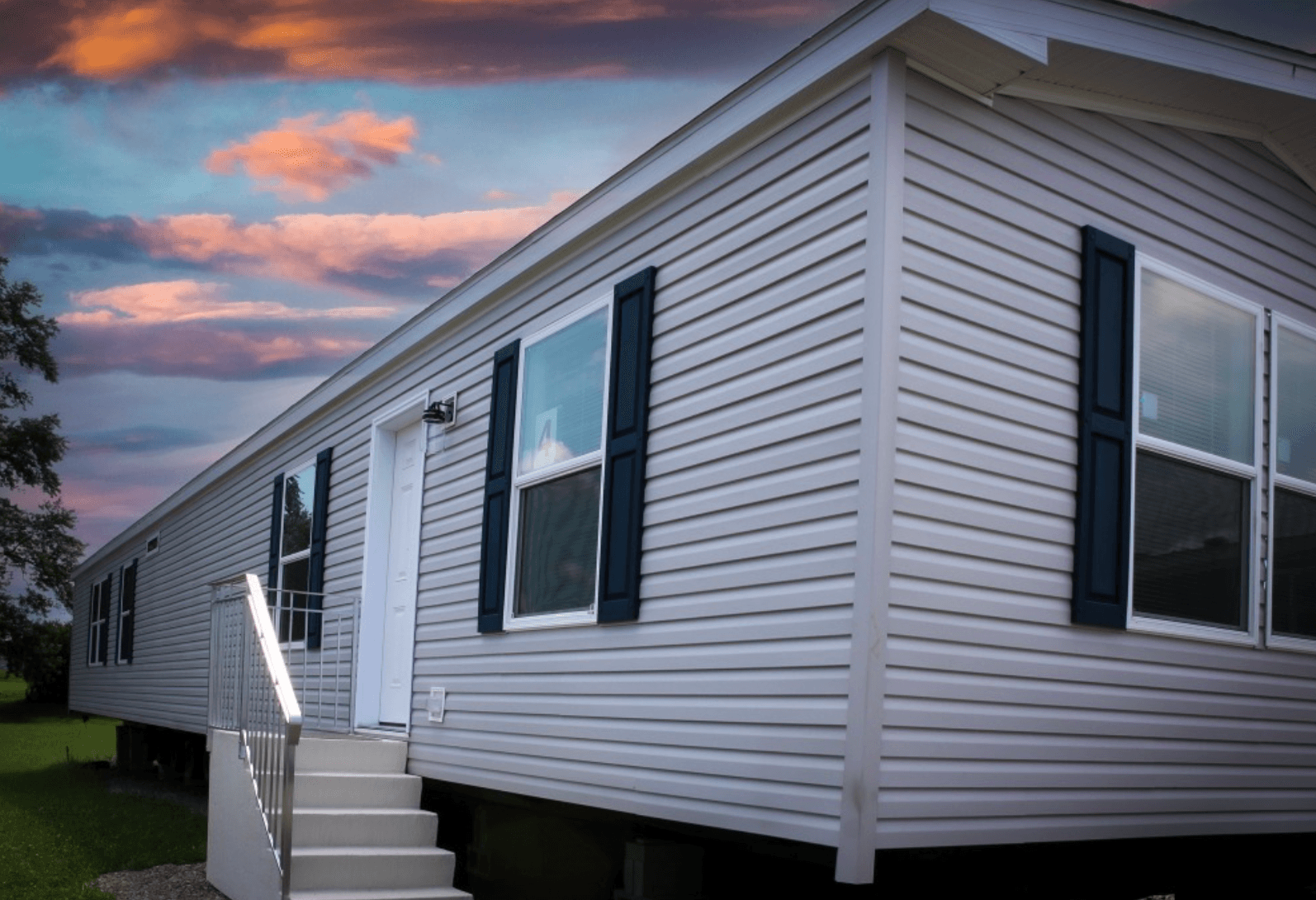 442 hero, elevation, and exterior home features