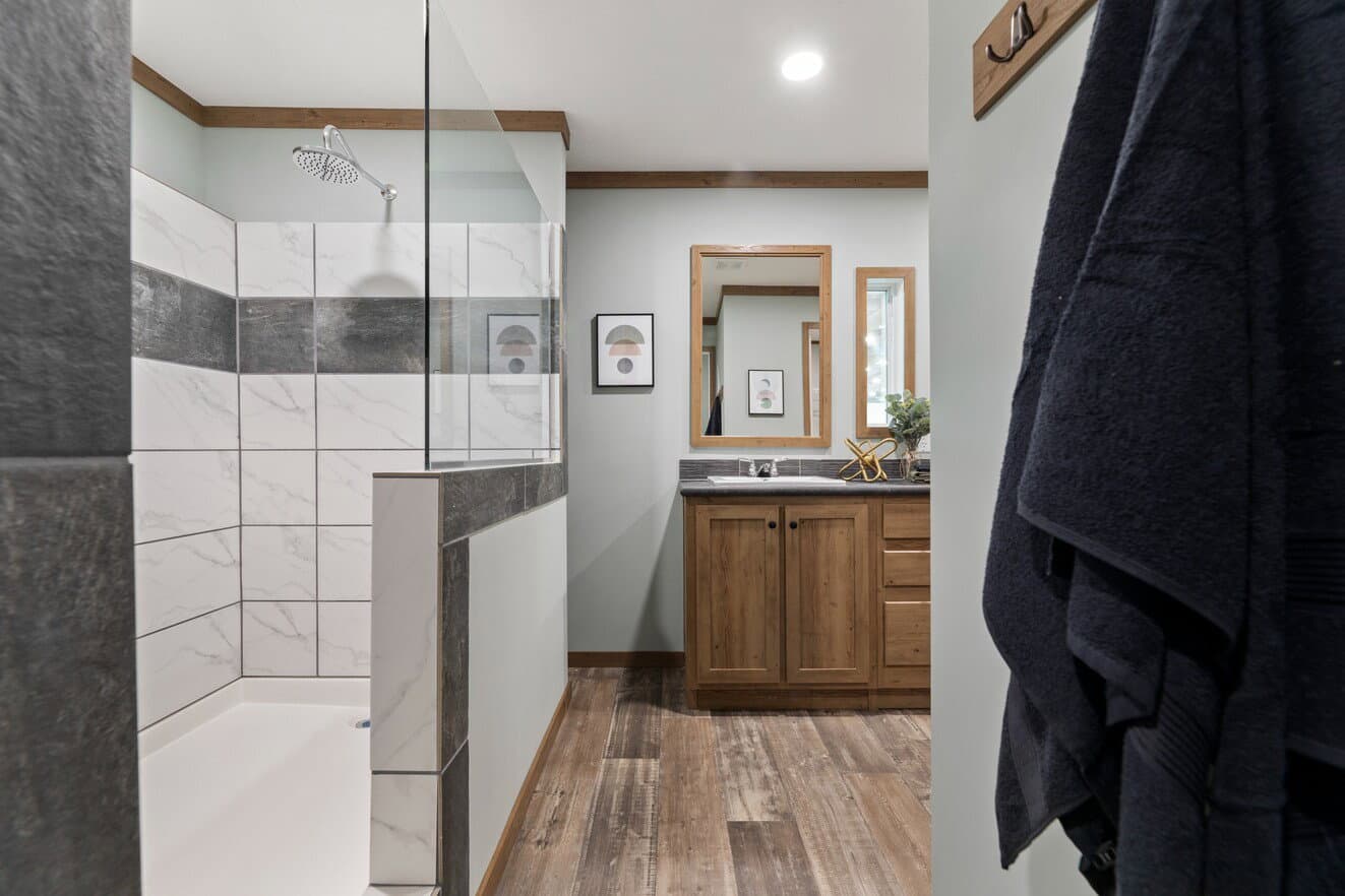 Excalibur 32644x bathroom home features