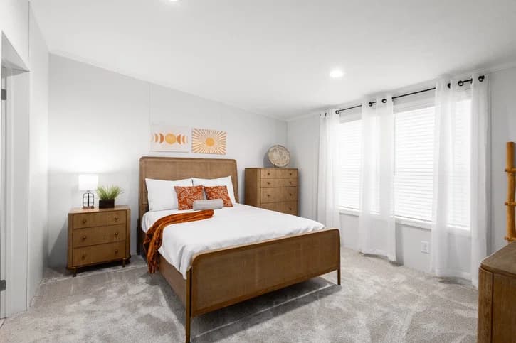 Mintaka bedroom home features