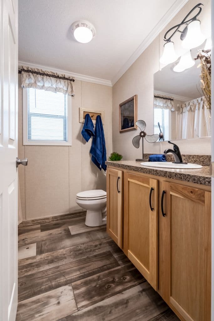 Astro bungalow ranch 3am2609-e bathroom home features