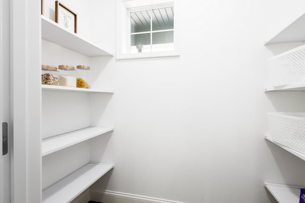 Ultra ranch 2p2460-x interior home features