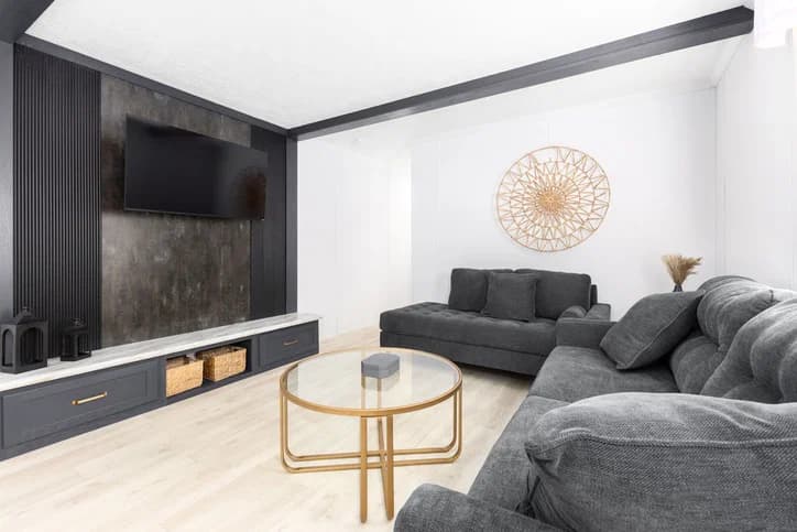 Mimas interior home features