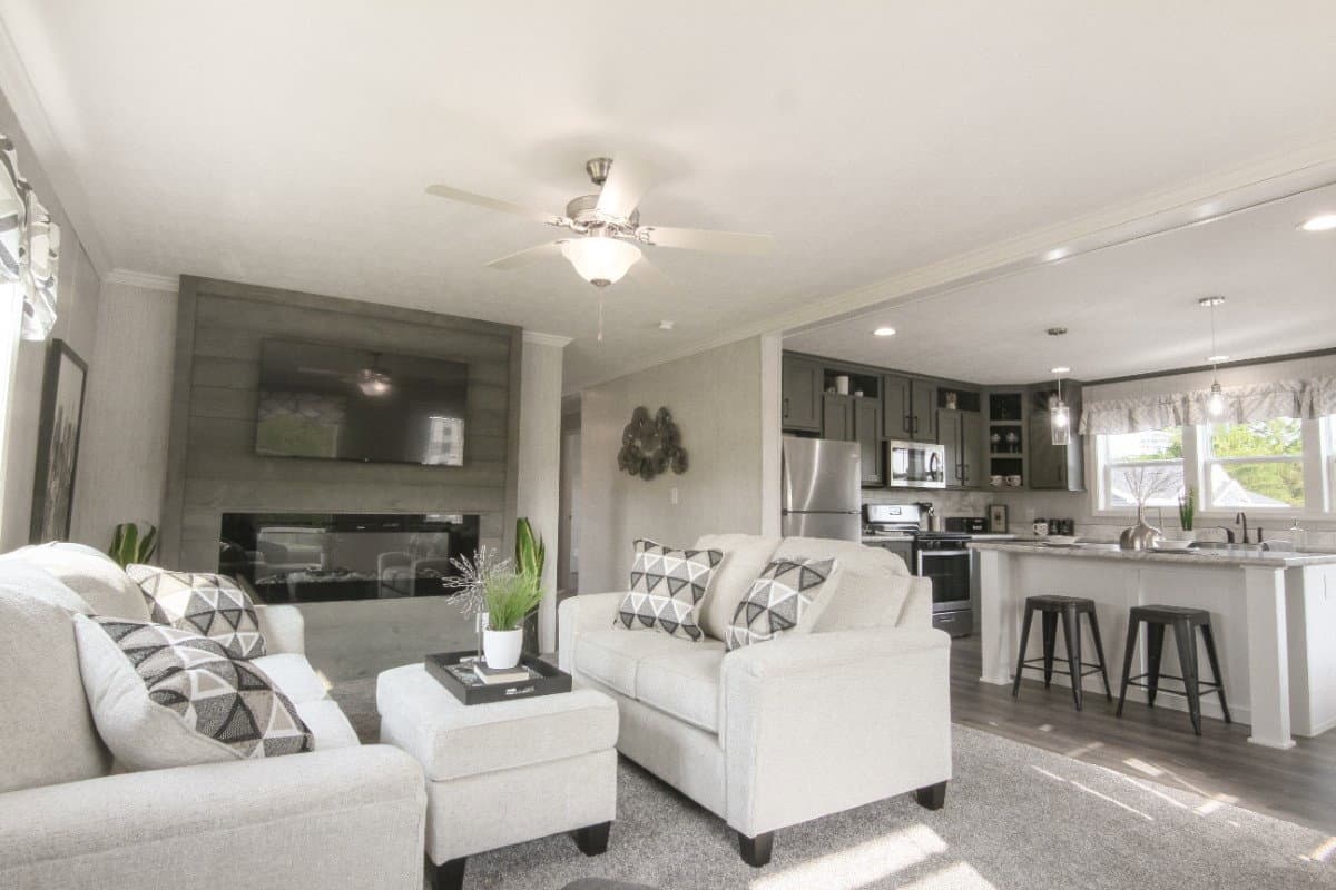 Astro elite ranch 3a2802-p hero and interior home features