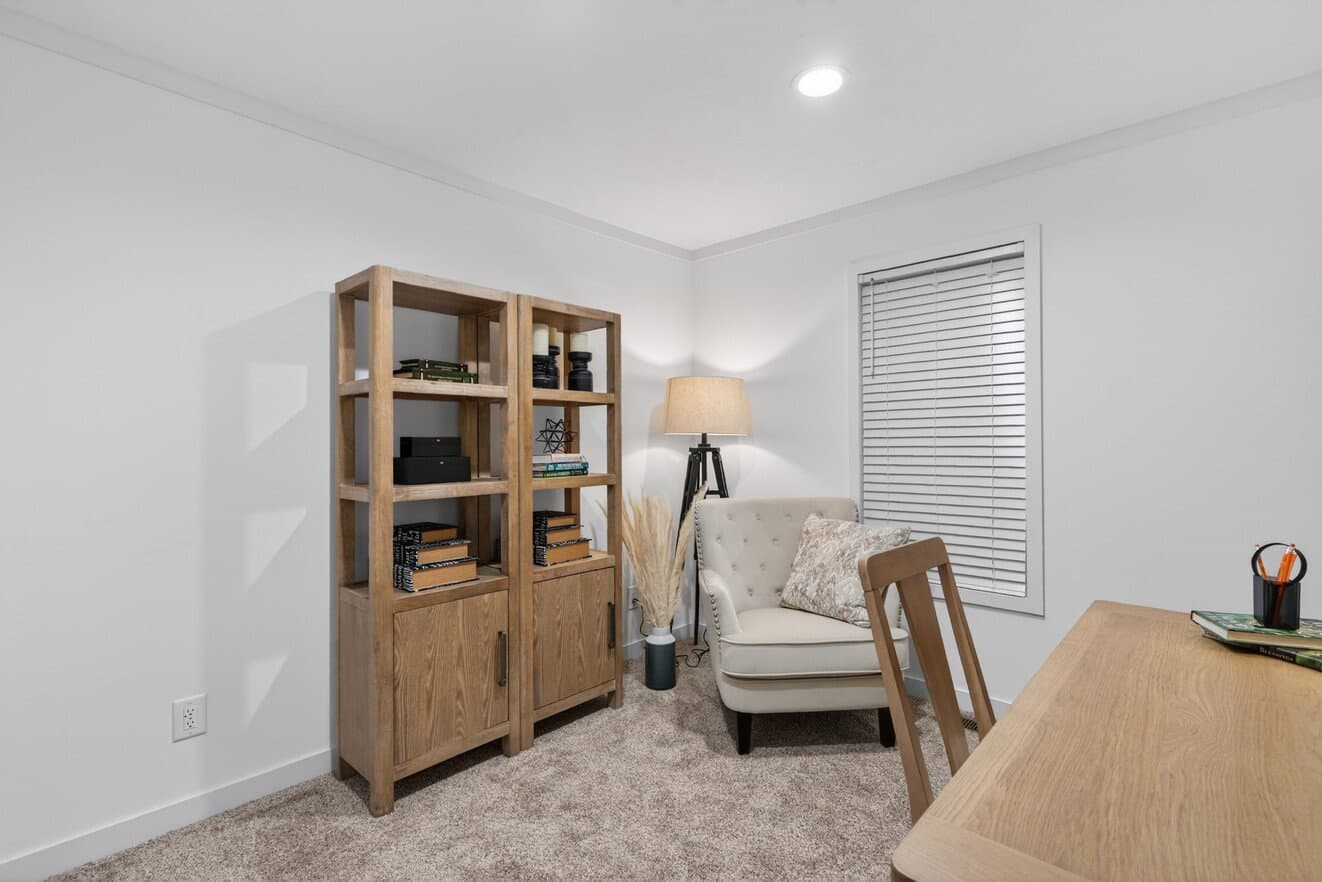 Aura 28644n interior home features