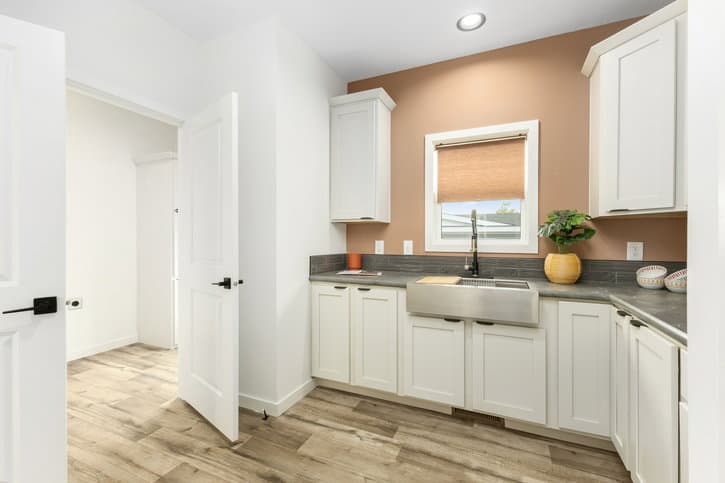 Kiawah kitchen home features