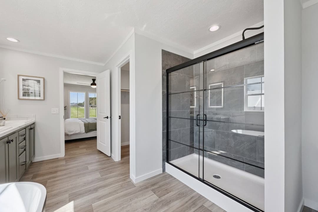 Axis 32563n bathroom home features