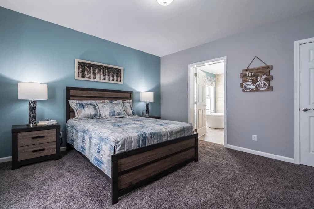 La bella casa bedroom home features