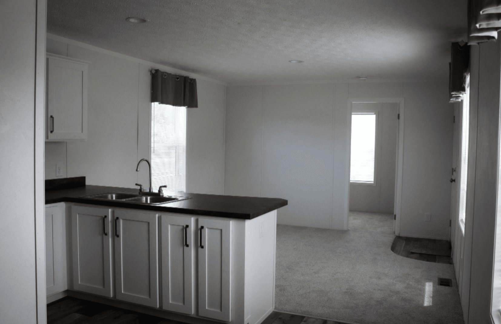 Mercury interior home features