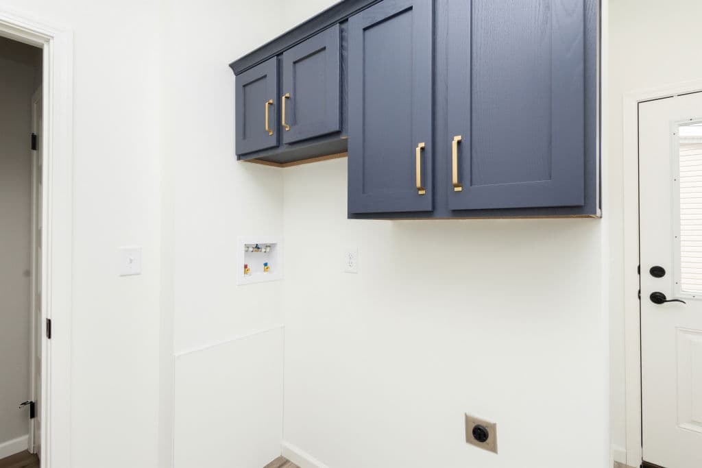 Pinecrest elite modular pgm5008-p interior home features