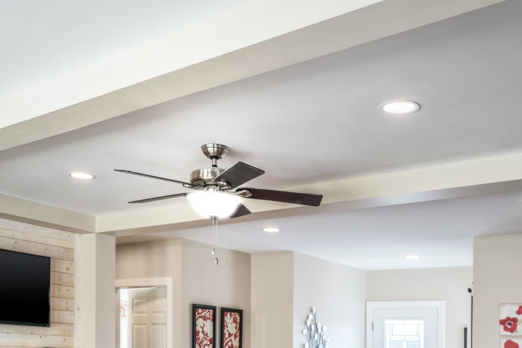 Ultra ranch 2p2403-x interior home features