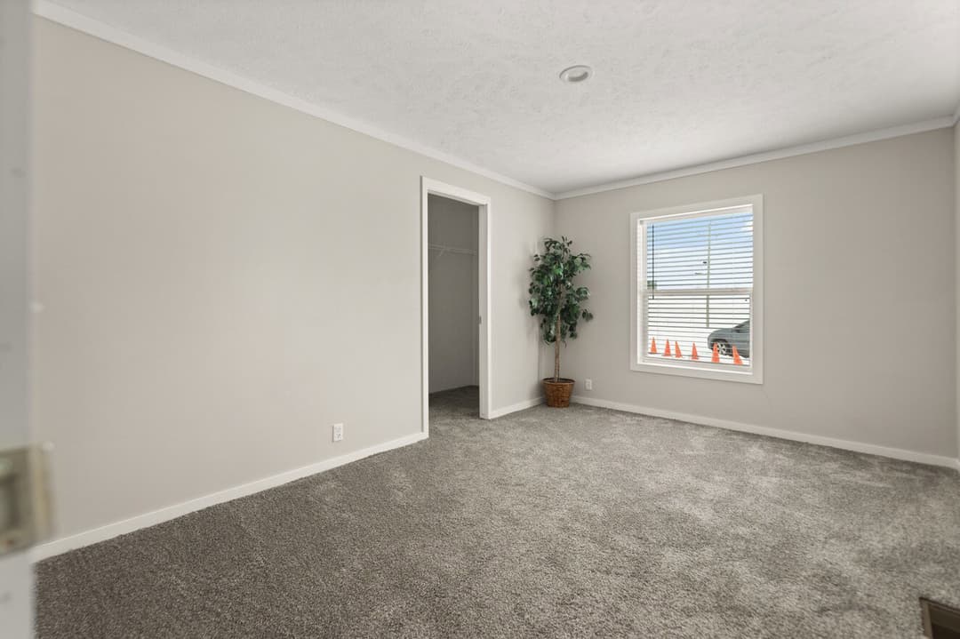 Big beam house 32663x bedroom home features