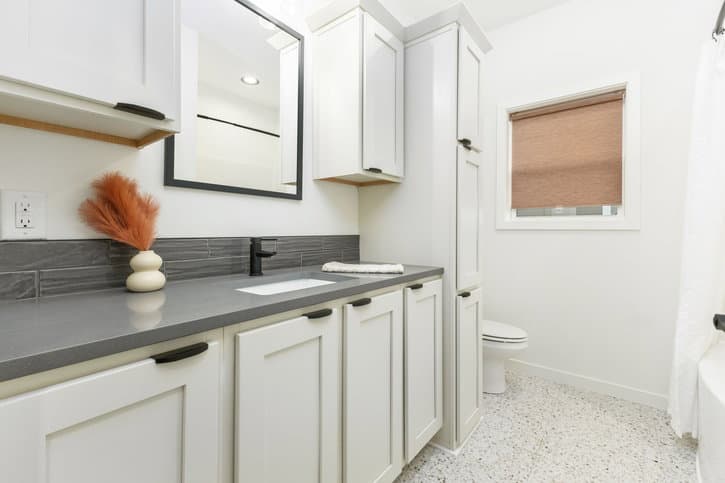Kiawah bathroom home features