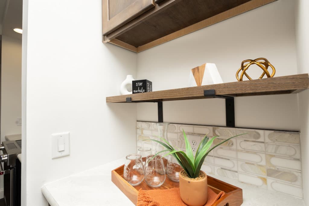 Ultra ranch 2p2460-x interior home features