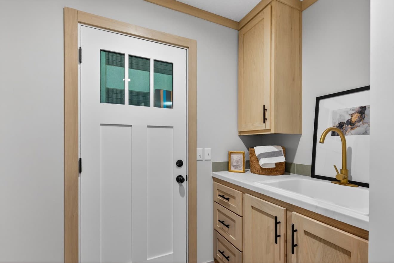 Ignition 32704e interior home features