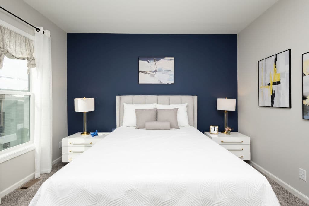 Pinecrest elite modular pgm5008-p bedroom home features