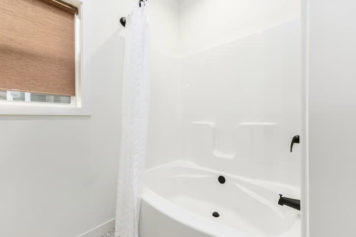 Kiawah bathroom home features