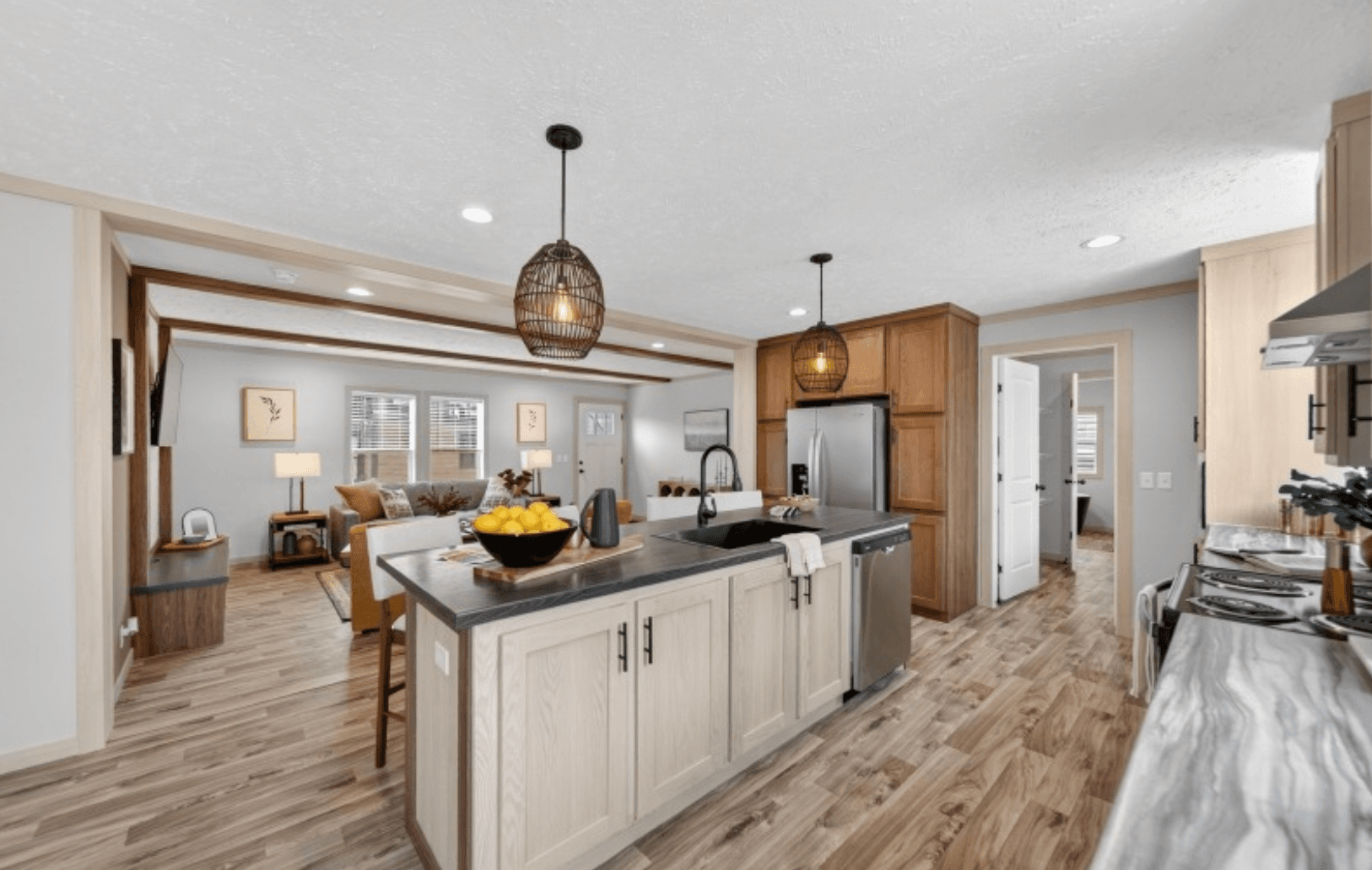 Kodiak 28724x kitchen home features