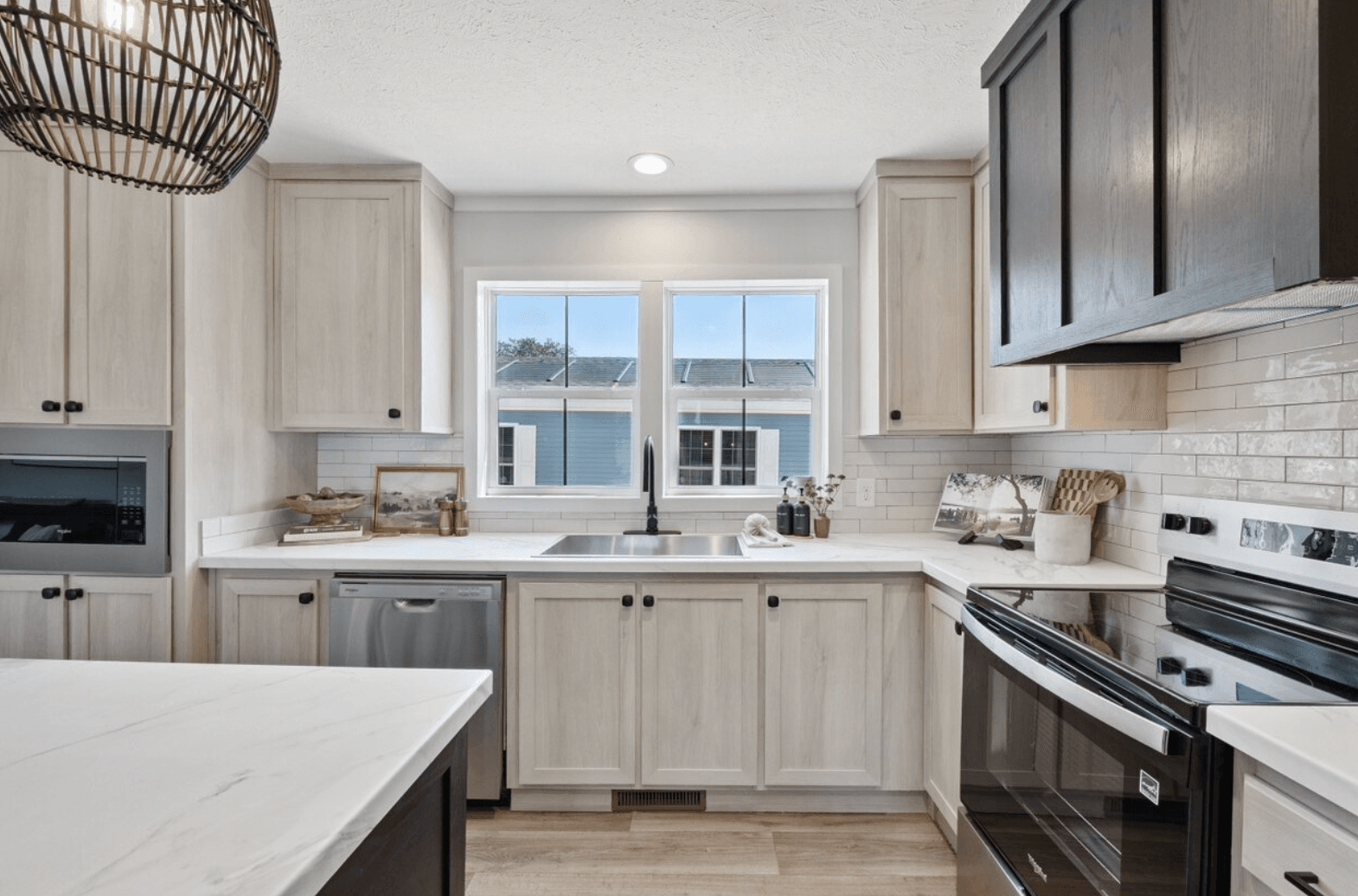 Axis kitchen home features