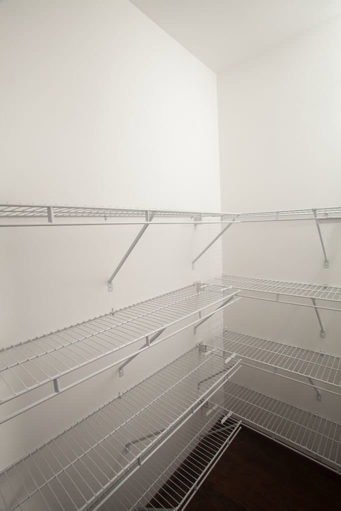 Ultra ranch 2p2402-x interior home features