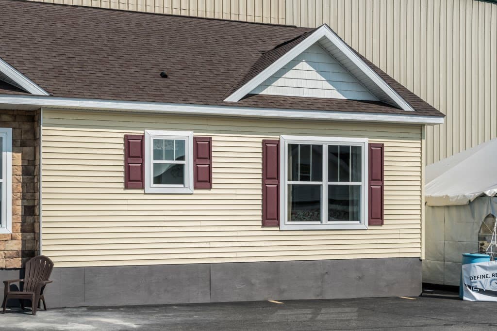 Ultra ranch 2p2403-x exterior home features