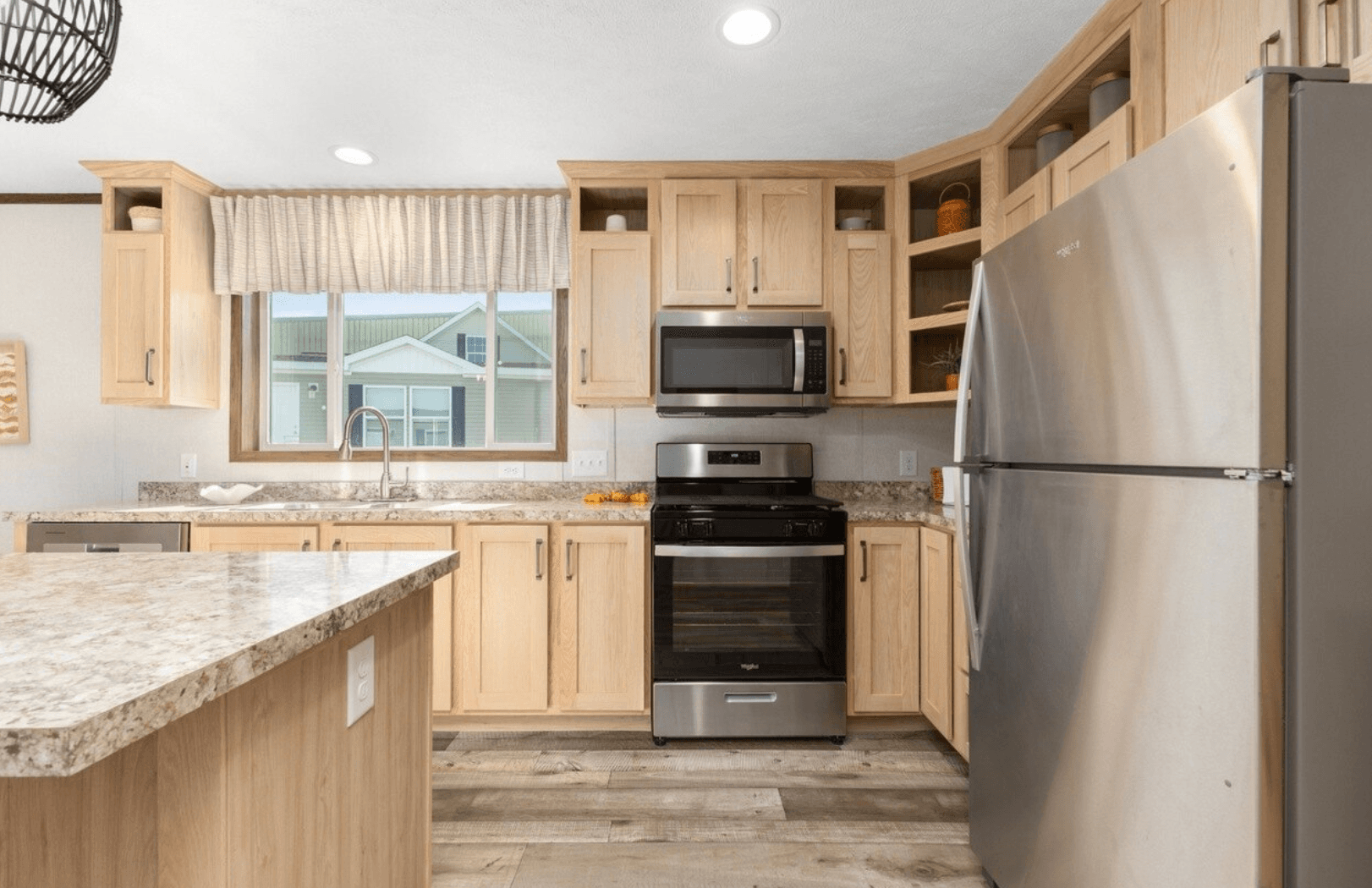 Elite 2  kitchen home features