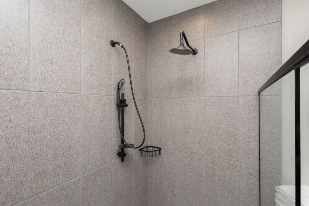 Pinecrest elite modular pgm5008-p bathroom home features