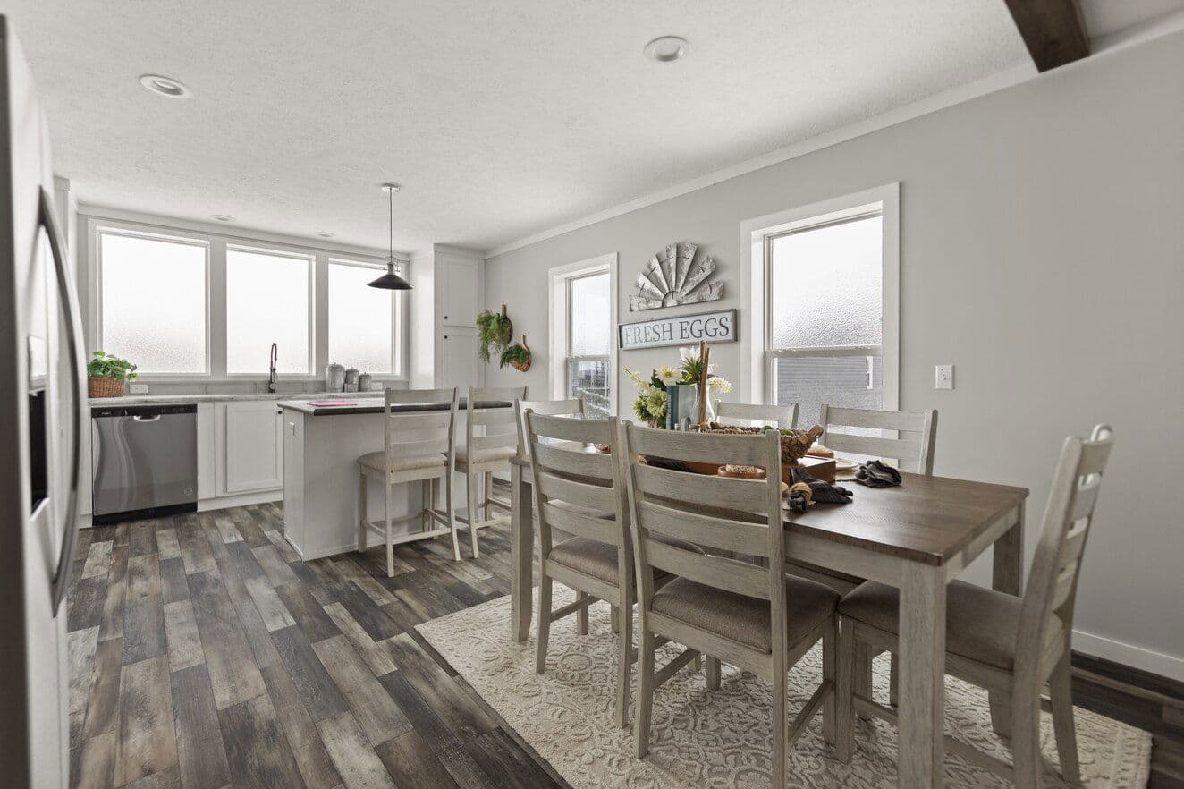 Bella 28483h interior home features