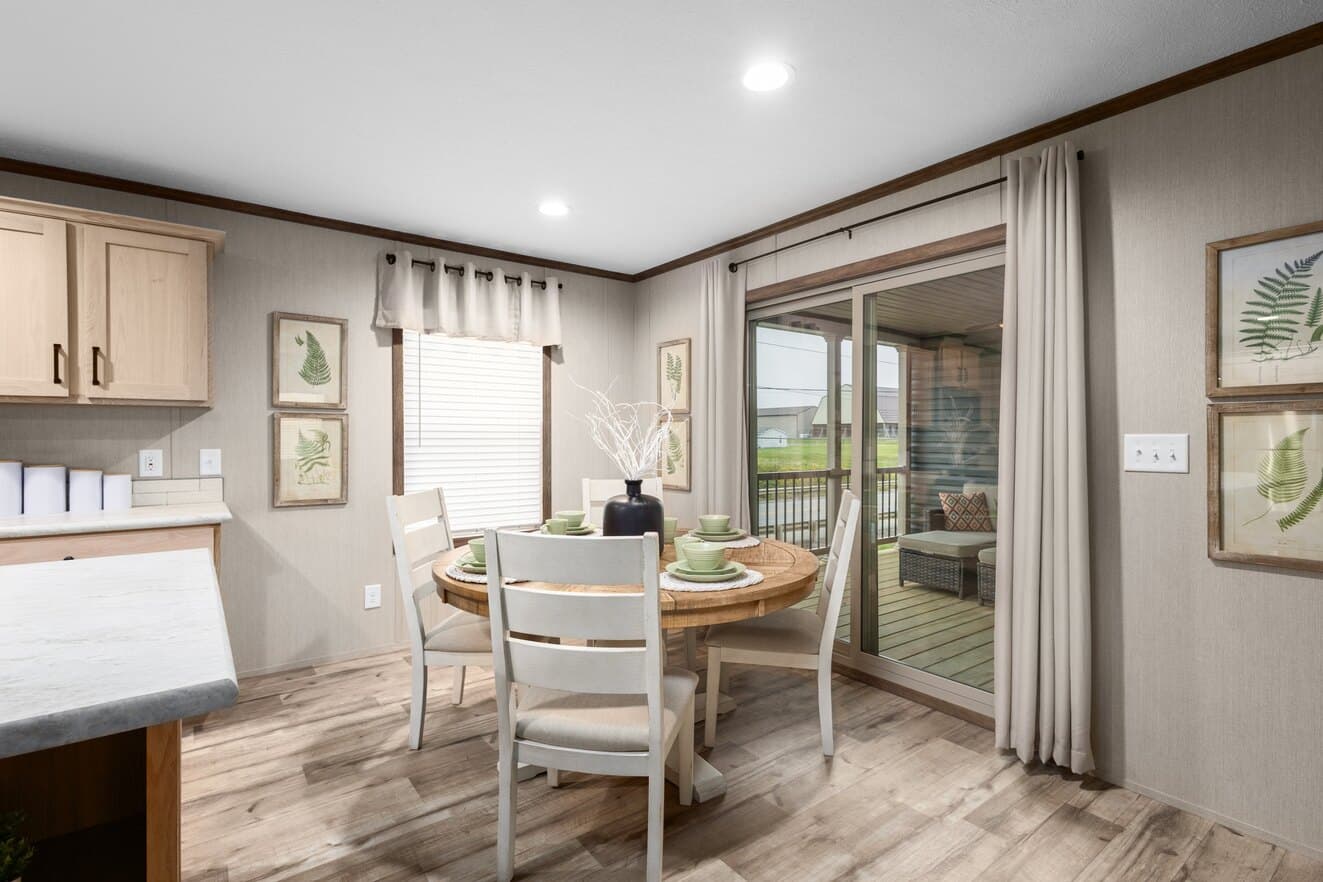 Regulus interior home features