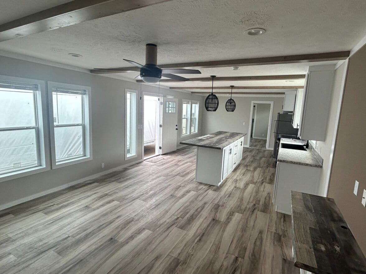 Twin peaks 16763e interior home features