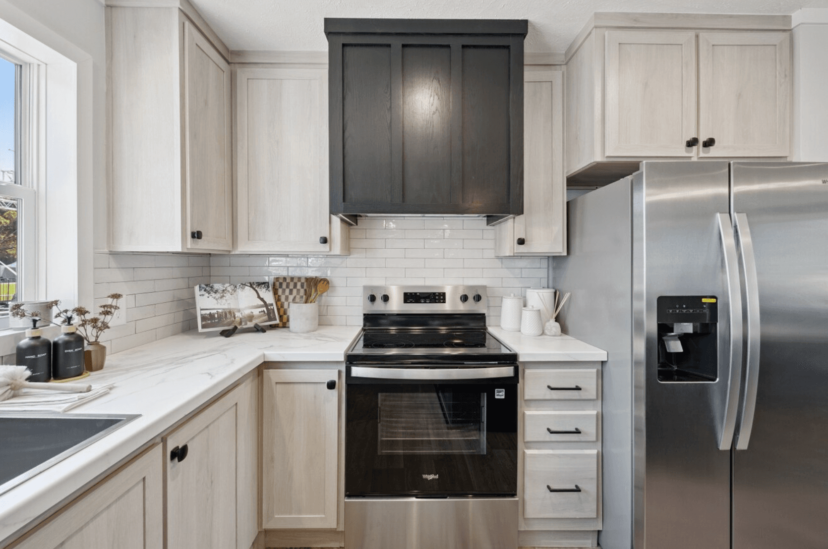 Axis kitchen home features