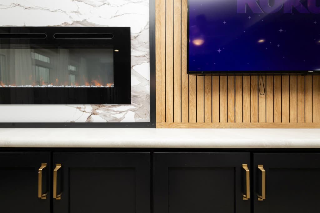 Ultra ranch 2p2460-x interior home features